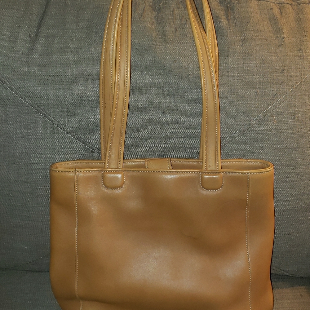 coach handbag no. m8c-9305